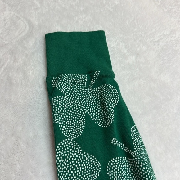 Carter’s Adult PJ Set St Patricks Day, 3 Leaf Clovers Shortsleeved Jogger Hem - Picture 6 of 8